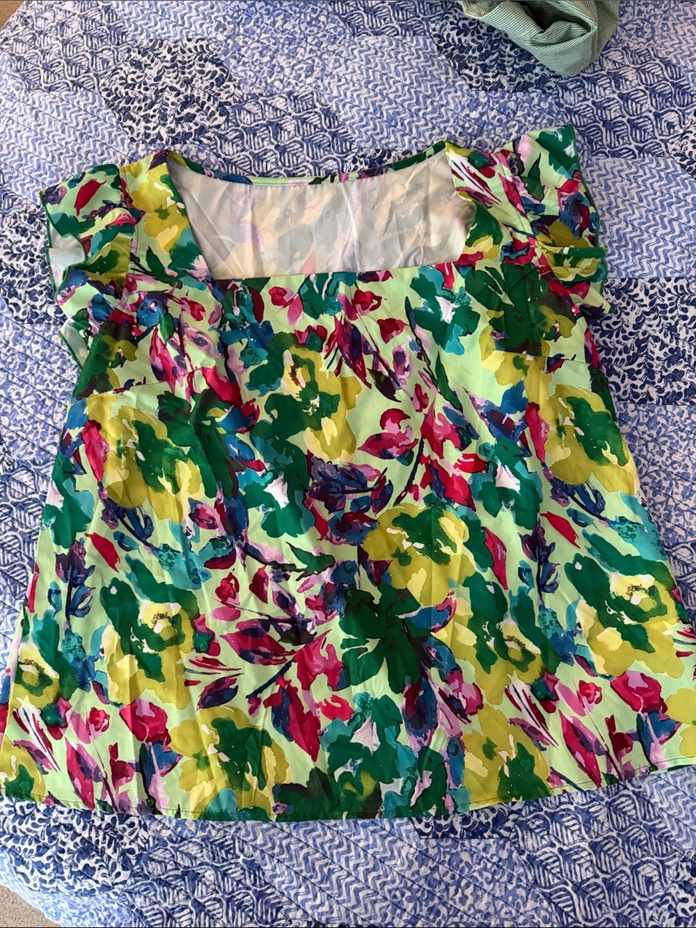 Floral Ruffle Sleeve Women’s Top in Green & Multi 1xl